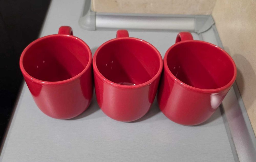 Conjunto 3 Canecas vermelhas em cerâmica