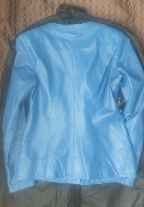 Жіноча шкіряна куртка (жакет) М