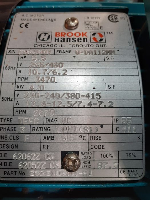 Motor eléctrico trifásico.