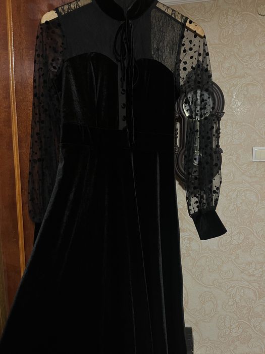 ЛОТ жіночого одягу