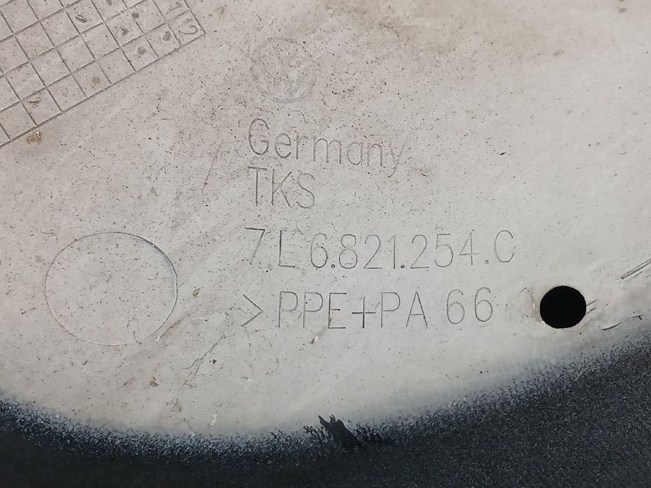 Guarda-lamas direito VOLKSWAGEN Touareg (7L)