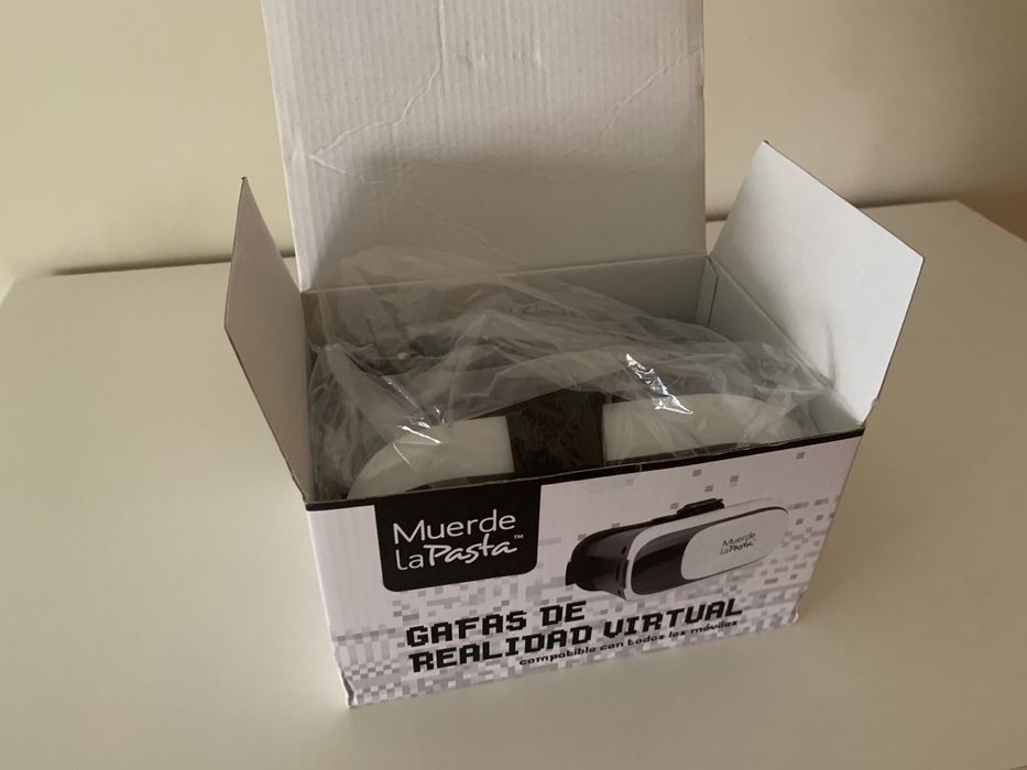 Virtual reality glasses64297593015938122