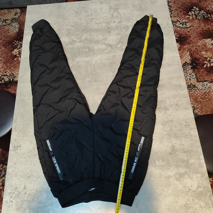 Spodnie  chłopięce  zimowe 150 cm