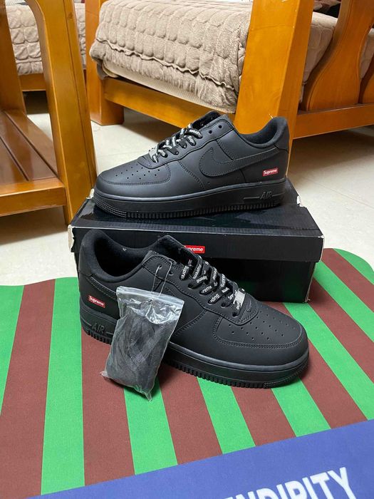 Air Force 1 Low Supreme Czarny r.40