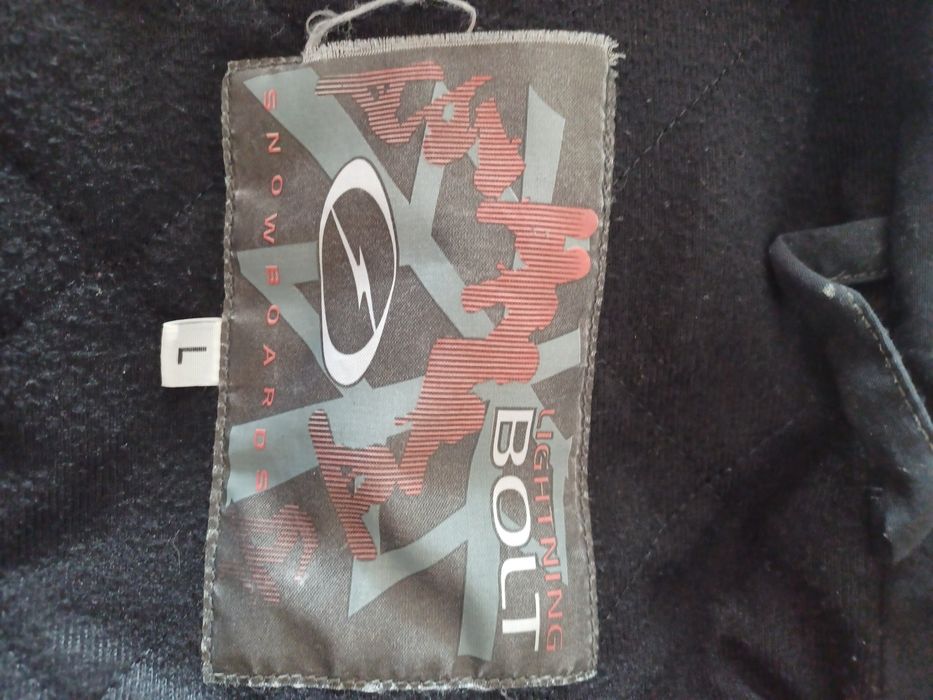 Vendo blusão de homem de inverno da marca lightning bolt