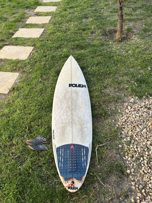 Prancha polen 5’11 oportunidade para reparar e voltar a agua