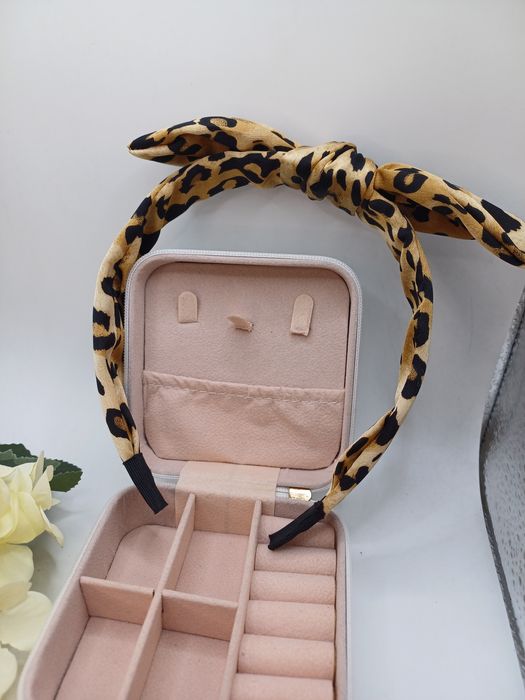 Opaska na głowę z kokardką w panterkę