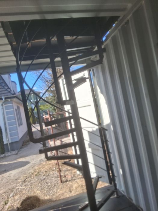 Schody krecone stalowe