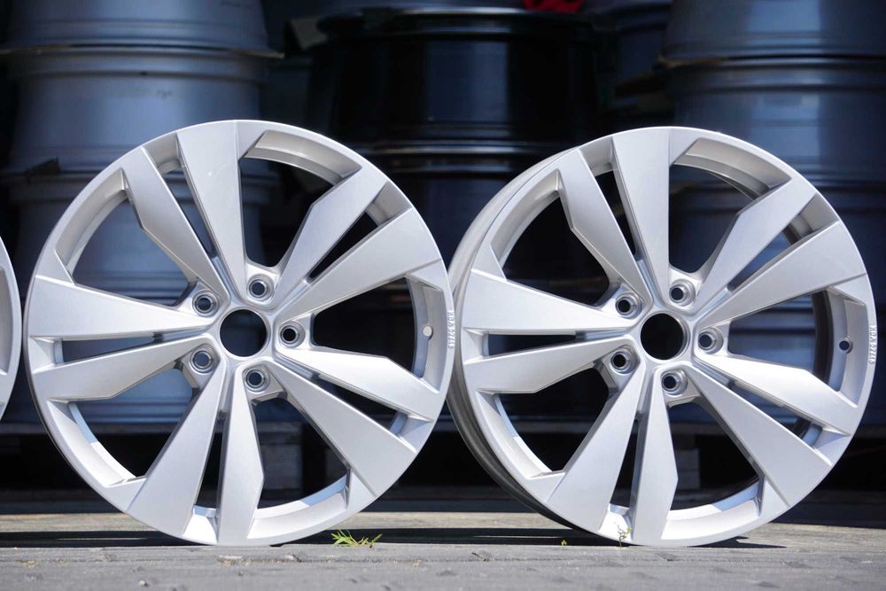 Alufelgi oryginał VW 5x112 7,5Jx18 et50 cb57,1 srebrne jak nowe 2022r