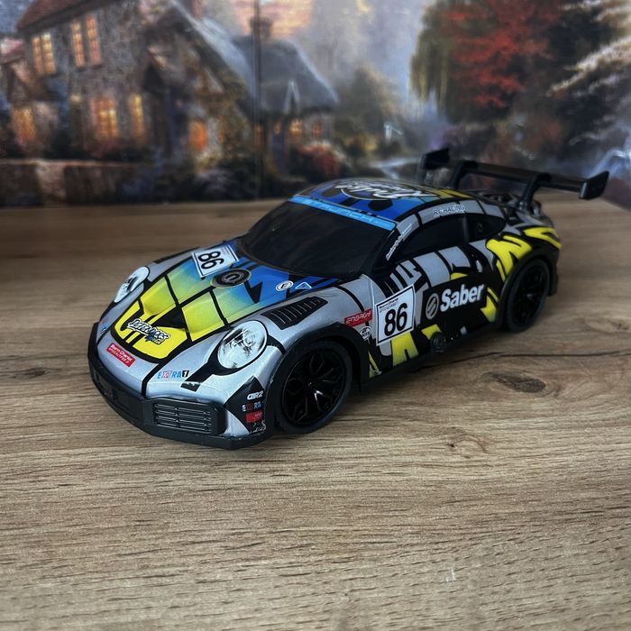 Машинка на радіокеруванні