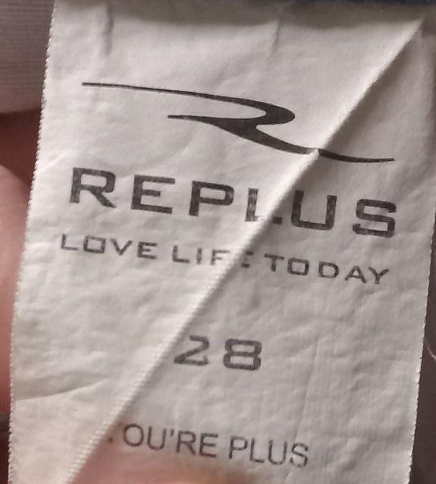 Продам рваные джинсы