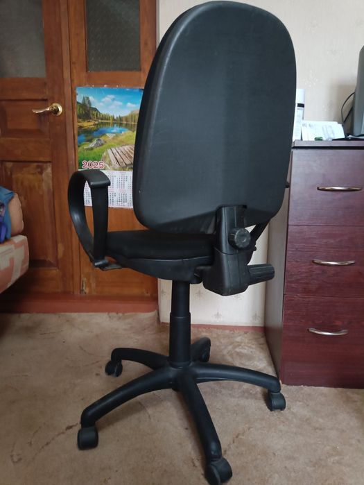 Продам кресло компьютерное, кресло офисное