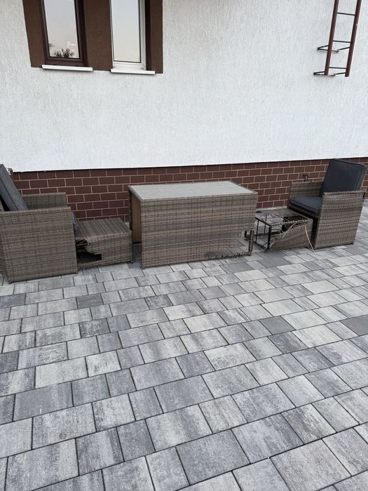 Meble rattanowe uszkodzone