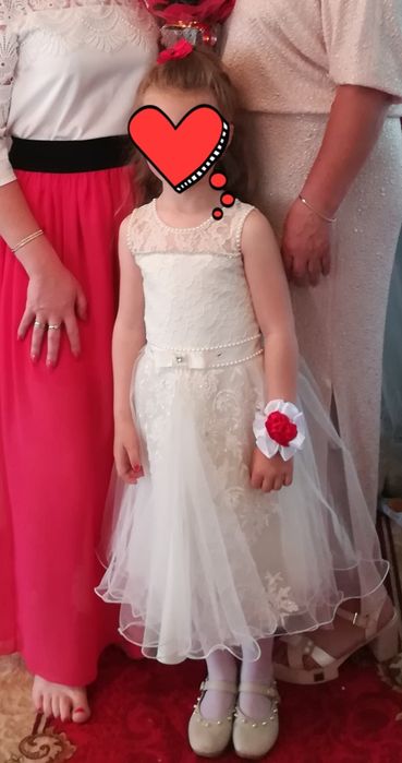 Продам нарядне біле плаття