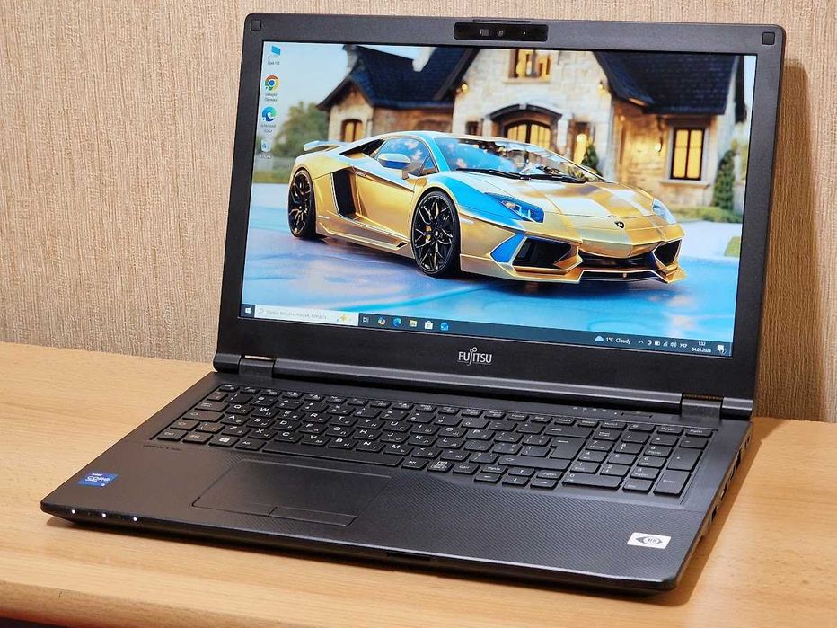 Сучасний ноутбук Fujitsu LifeBook E5511 Made in Japan Intel Core i5-1145G7 RAM 8Гб SSD 256Гб IPS Full HD Батарея 8 годин.