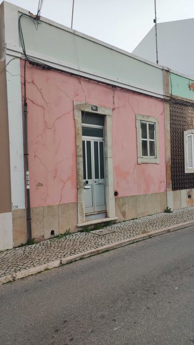 Moradia para reabilitar no centro de Loulé