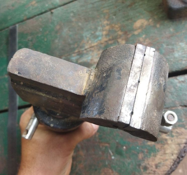 Тиски слесарные СССР