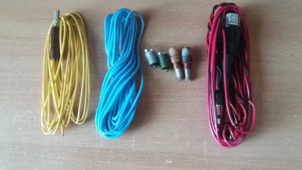 гриль  домашній-пускові кнопки-штекера проводка-двигун із крильчаткою.