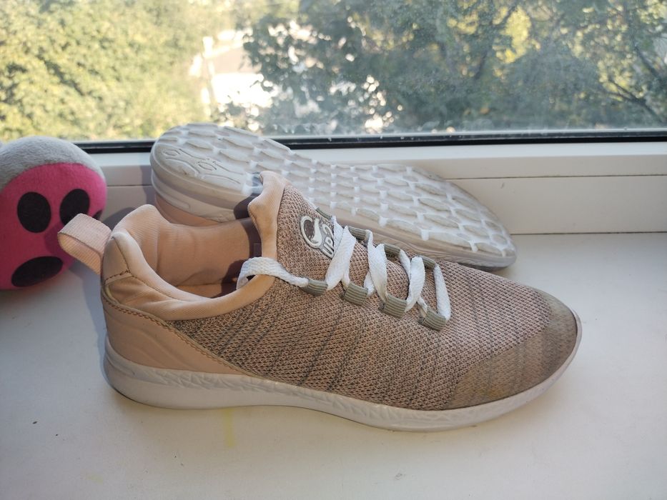 Кроссовки оригинал 36-37р 23.5см