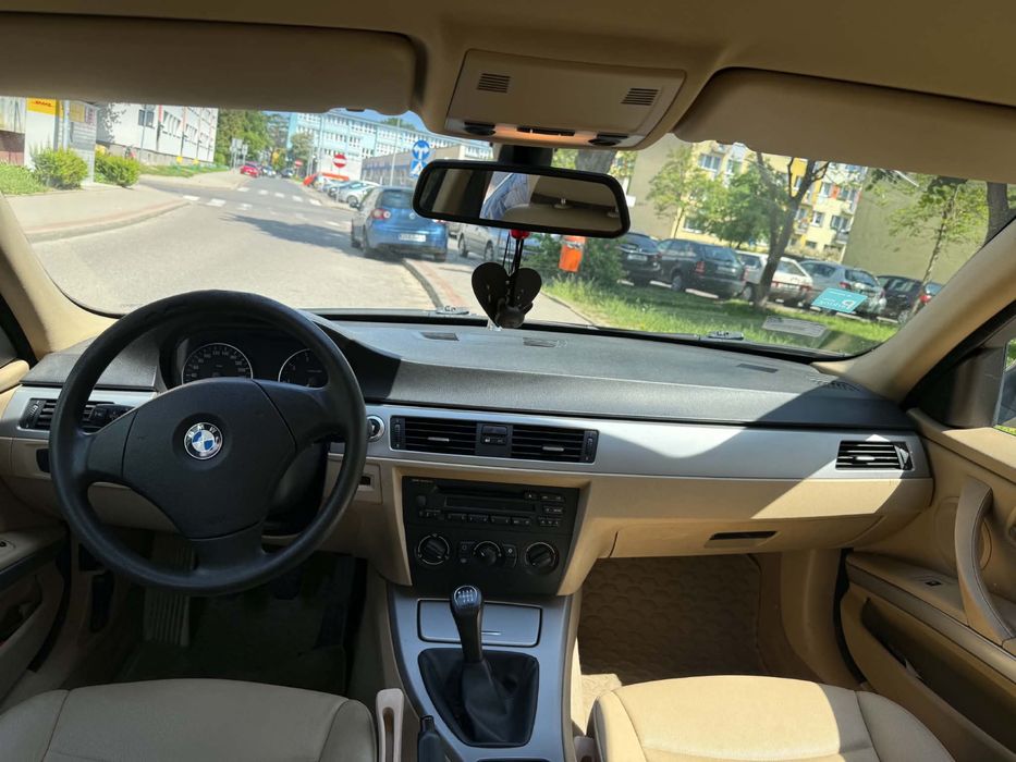 BMW E90 2.0 benzyna 318I