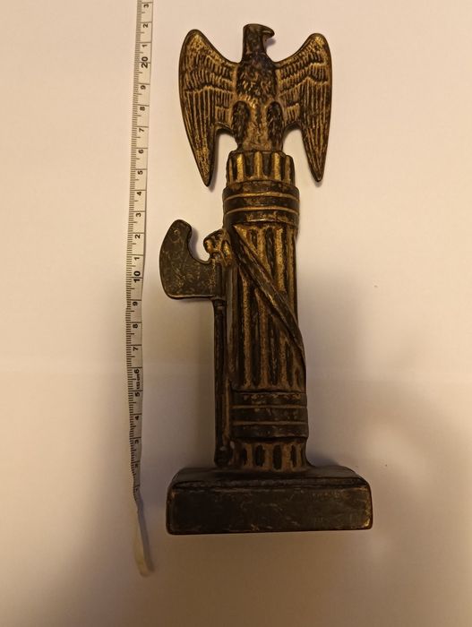 Włoska faszystowska statułetka ,,Fasces"