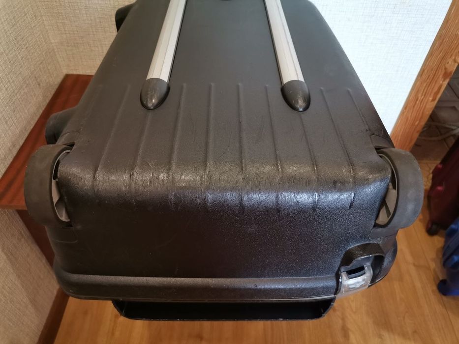 American tourister 70см валіза велика чемодан большой пластиковий