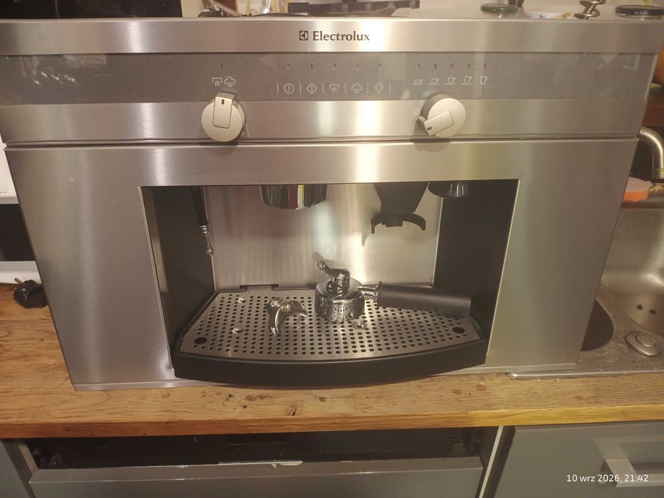 Electrolux EBA60010X — ekspres do zabudowy