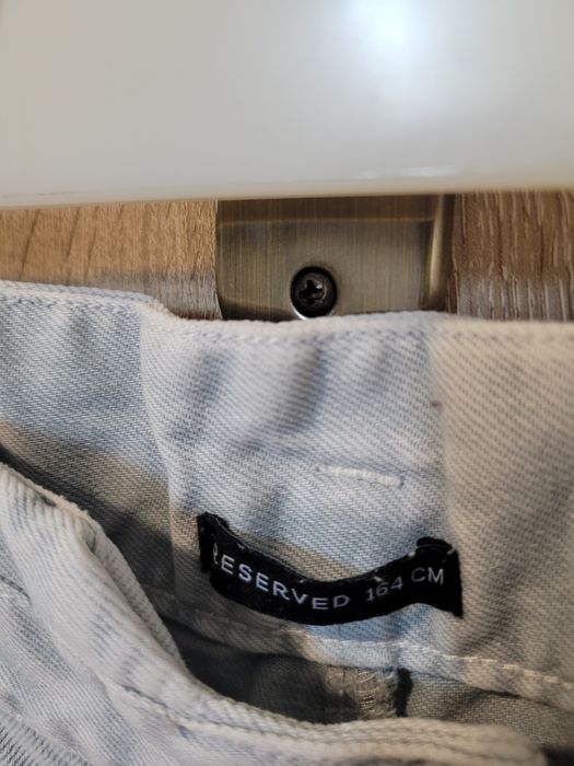 Reserved jeansy jasne