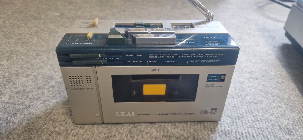 Akai PM-06 walkman