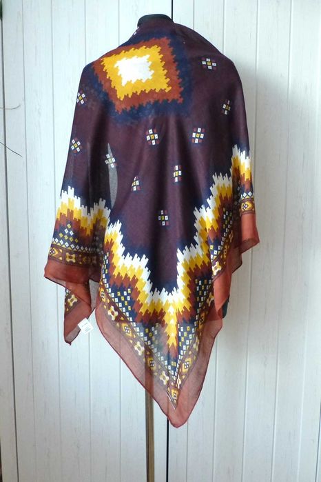 Duża chusta w indiańskie wzory