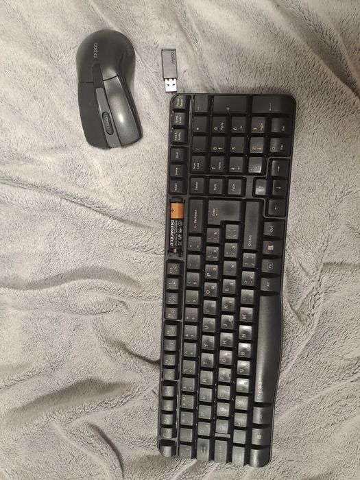 Бездротова клавіатура і комп'ютерна миша Rapoo