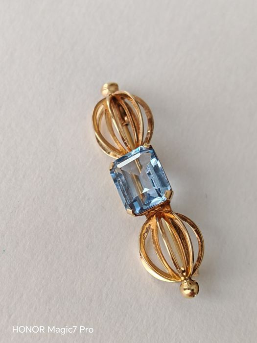 Broszka, złoto 18k, spinel, 1952 rok.