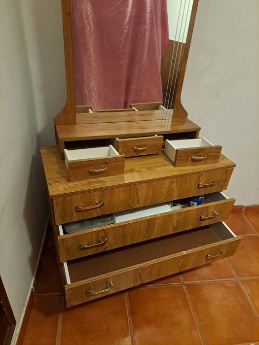 Vendo cómoda  mais espelho