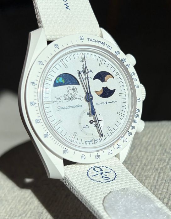 OmegaxSwatch Mission to Earthphase-Moonshine Gold. Ref. S033W701L
