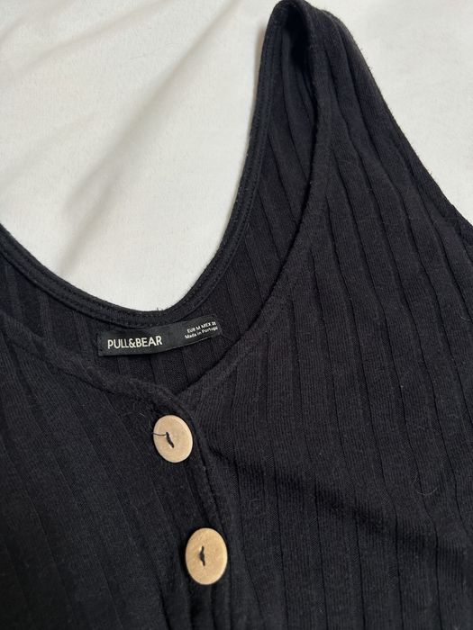 Top curto preto com botões