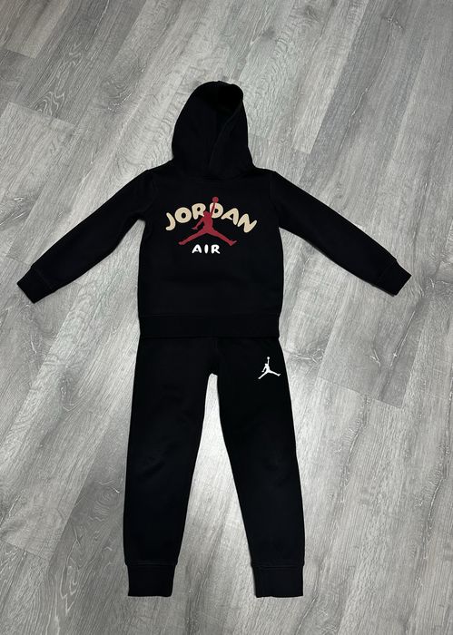 Спортивный костюм утепленный Jordan 4-6лет