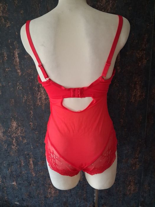 Czerwone seksowne body damskie 90C