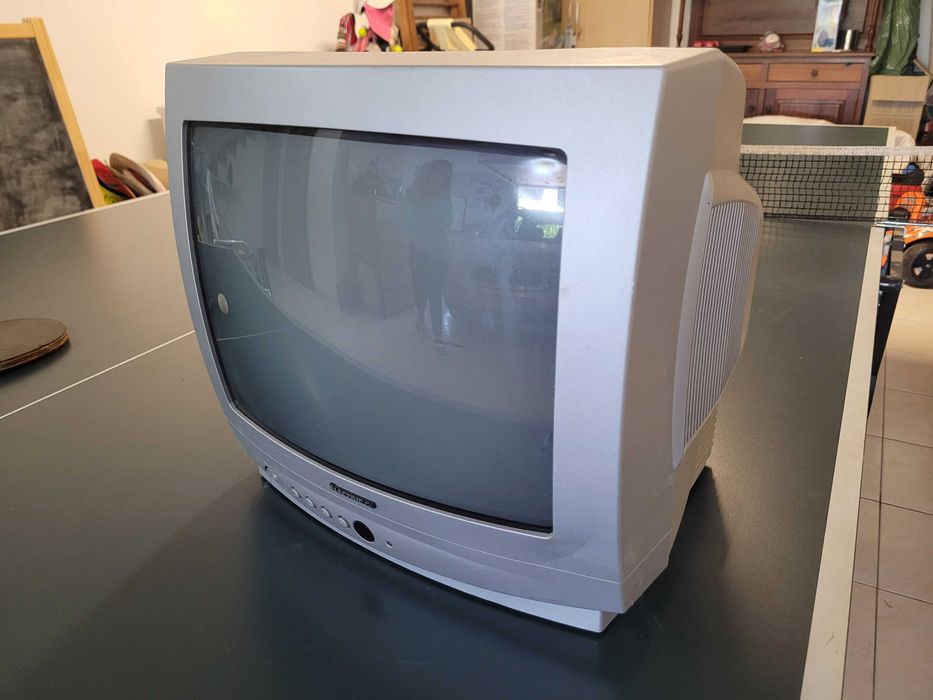 Televisão 32 cm em bom estado