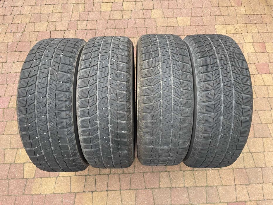 3909. Opony zimowe 215/60/16 Bridgestone 4.5mm cena za 4szt
