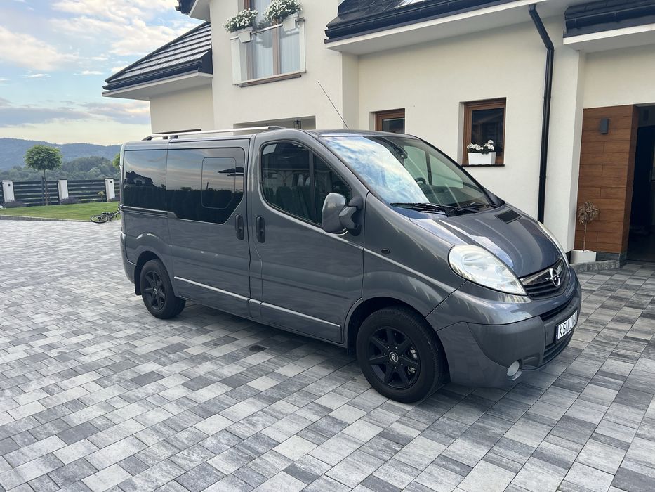 Opel Vivaro  2.0cdti 2011 rok