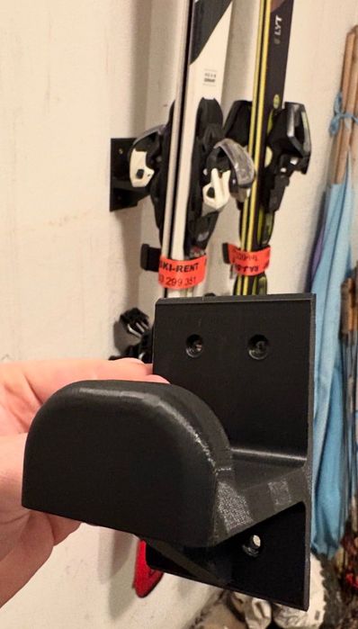 Wieszak na narty - do garażu/piwnicy