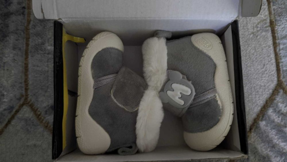 Ocieplane buty buciki niemowlęce rozmiar 19