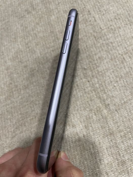 Продається iPhone 11 в гарному стані 128