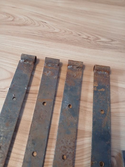 Zawiasy stalowe    .