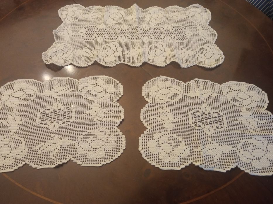 3 Naperons brancos