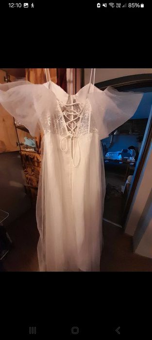 Biała suknia ślubna