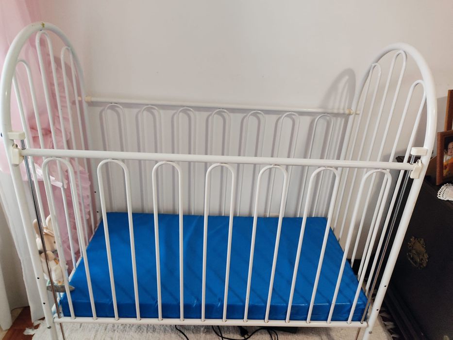 Berço bebé com colchão