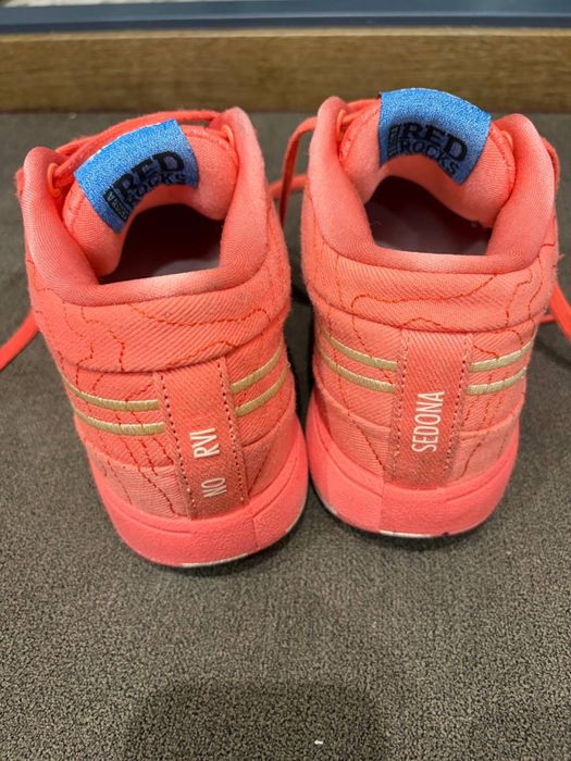 Продам Nike Book 1