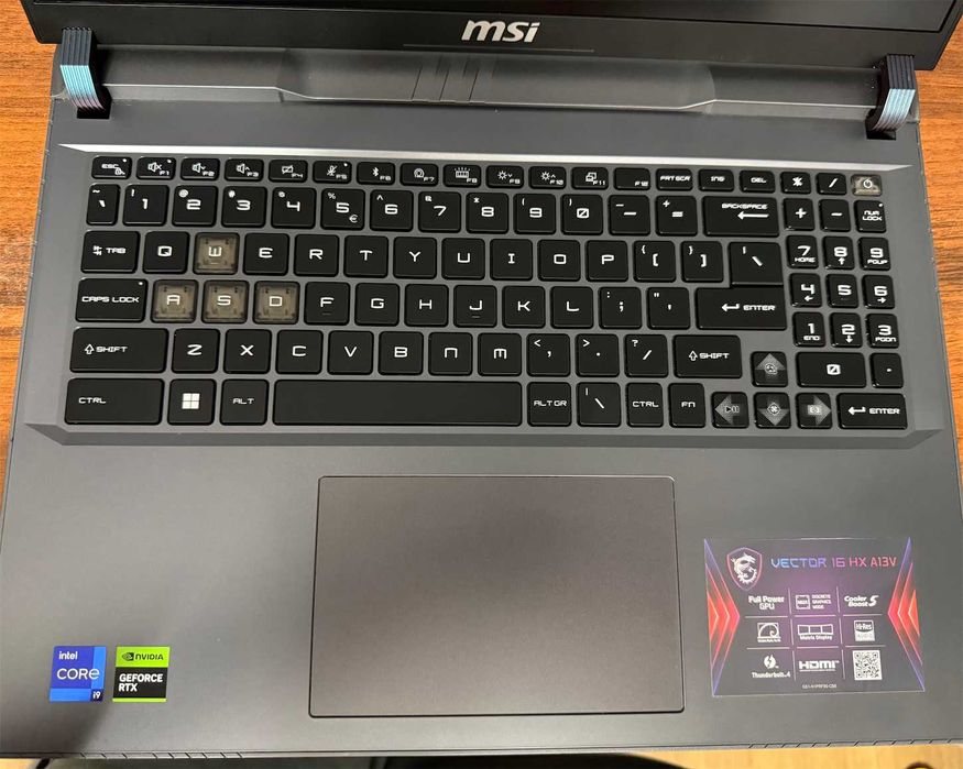 Laptop MSI Vector 16 hx a13vhg-rtx 4080 | 64GB ram | 3TB ssd | gw