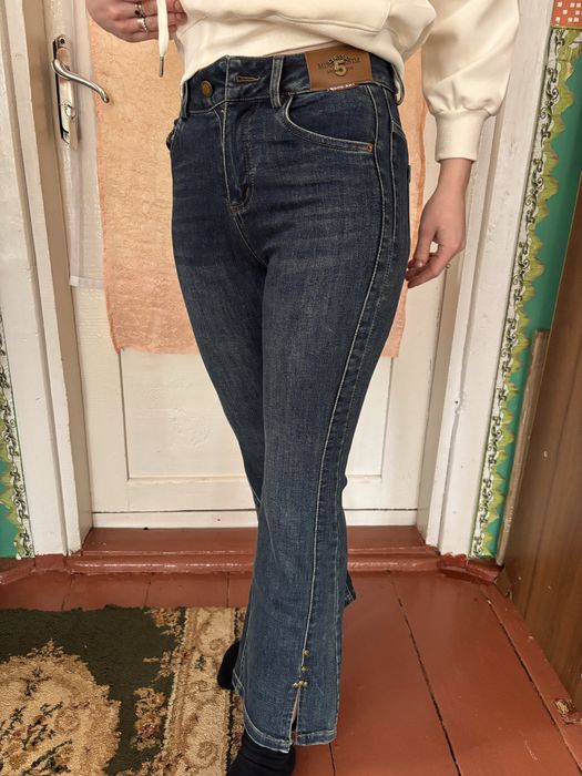 Одяг для дівчат штани ,кофти худі